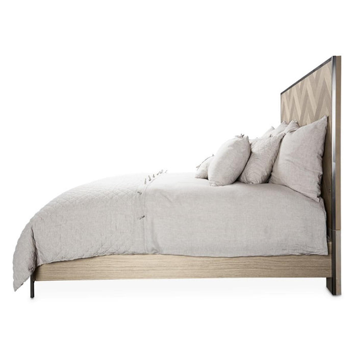 Silverlake Village King Panel Bed In Washed Oak