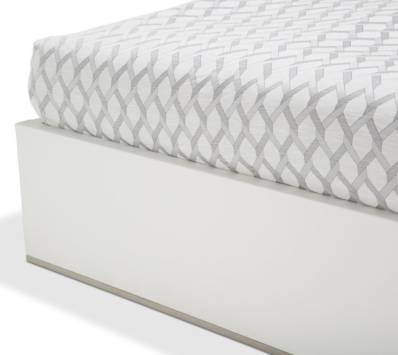 State St Queen Upholstered Panel Bed In Glossy White