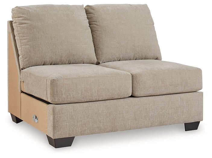 Brogan Bay 3-Piece Sectional With Cuddler