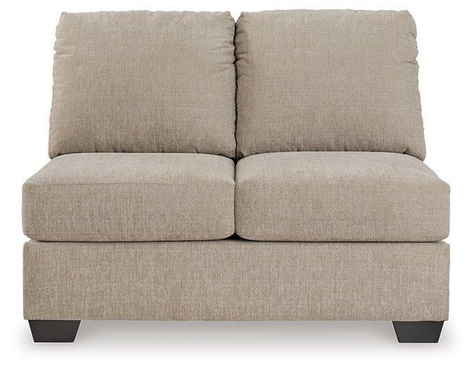 Brogan Bay 3-Piece Sectional With Cuddler