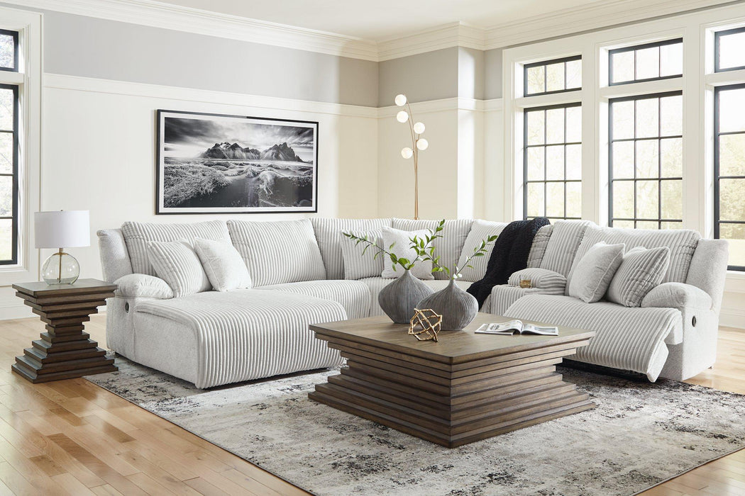 Top Tier Reclining Sectional With Chaise
