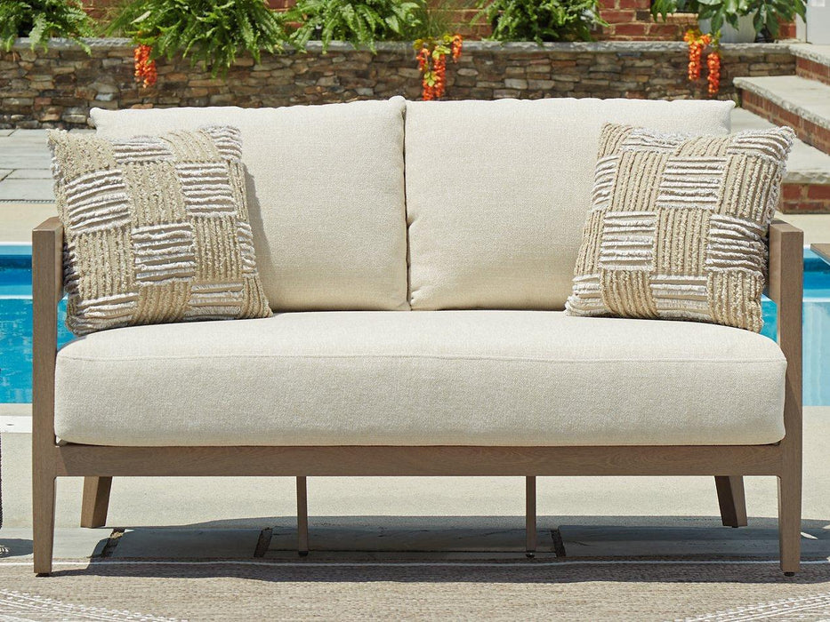 Serene Bay Outdoor Loveseat With Cushion