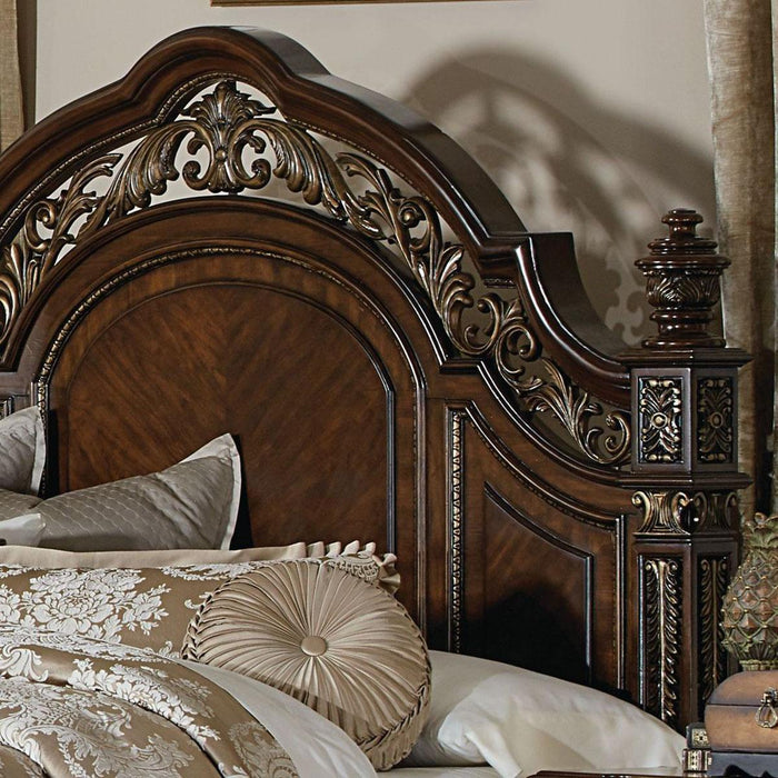 Catalonia Queen Poster Bed in Cherry 1824-1