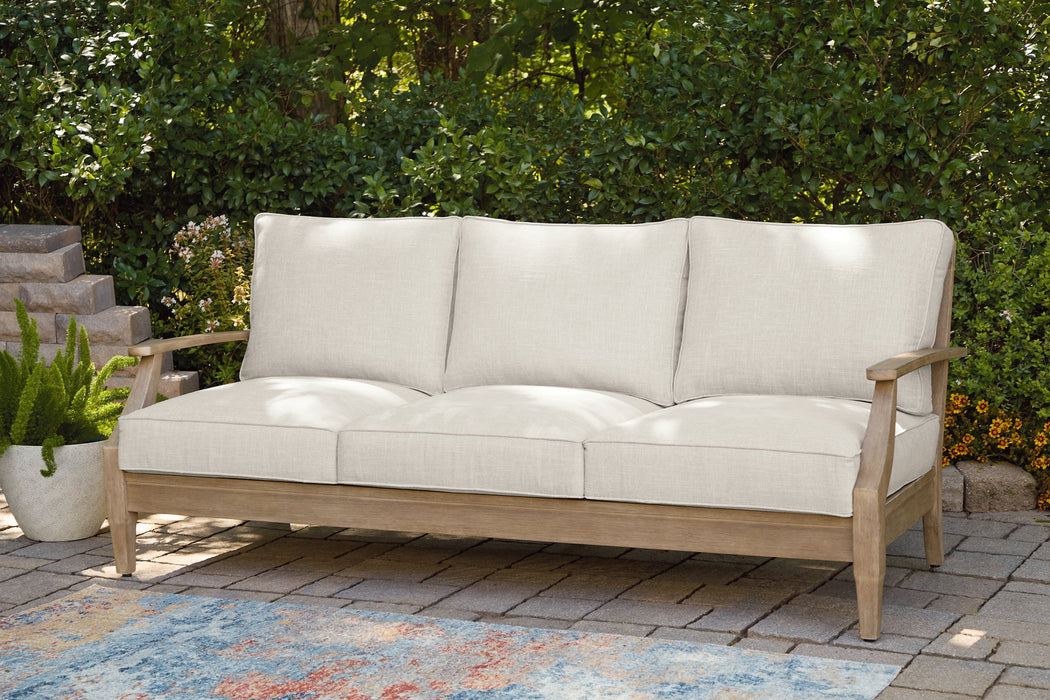 Carter Hall Outdoor Sofa With Cushion